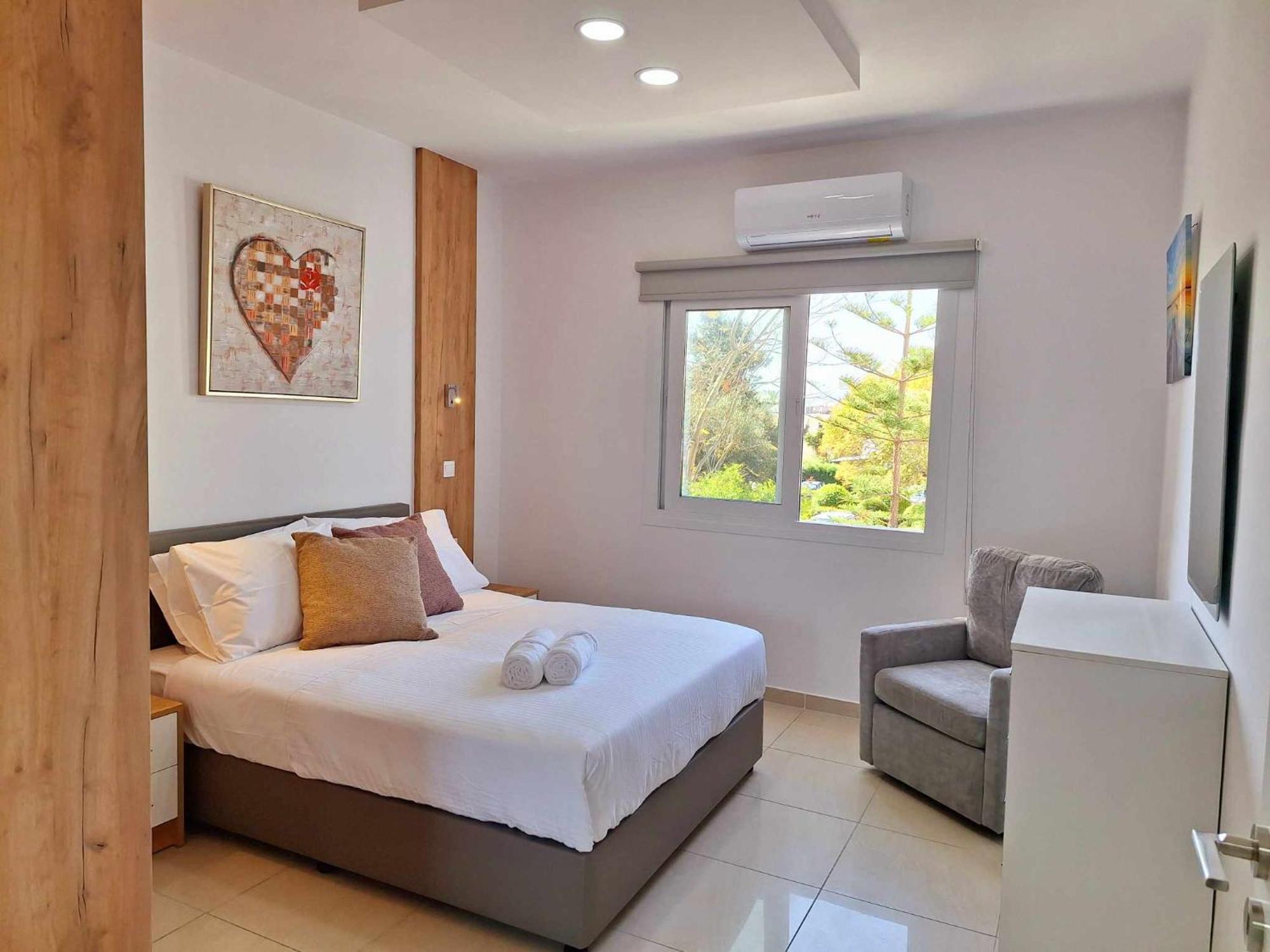 Stylish Apt Kato Paphos Close To Beach & Vibrant Harbor Life Exterior photo