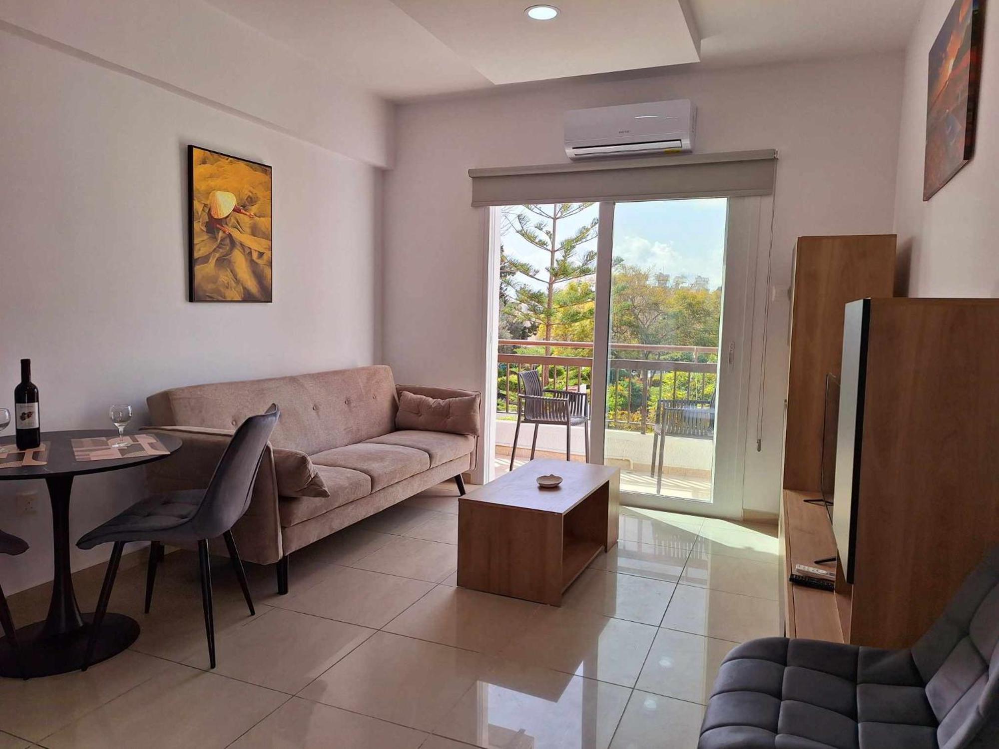 Stylish Apt Kato Paphos Close To Beach & Vibrant Harbor Life Exterior photo