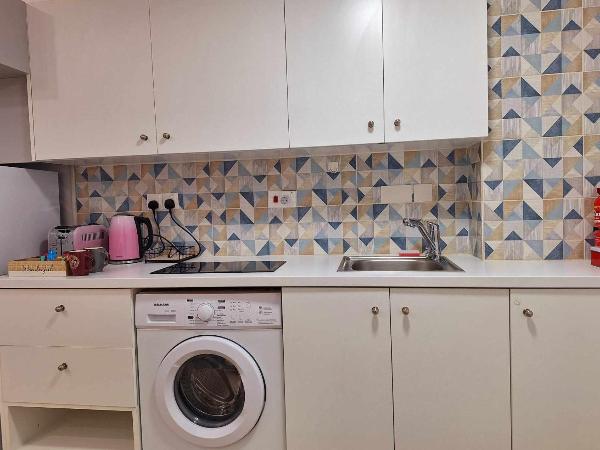 Stylish Apt Kato Paphos Close To Beach & Vibrant Harbor Life Exterior photo