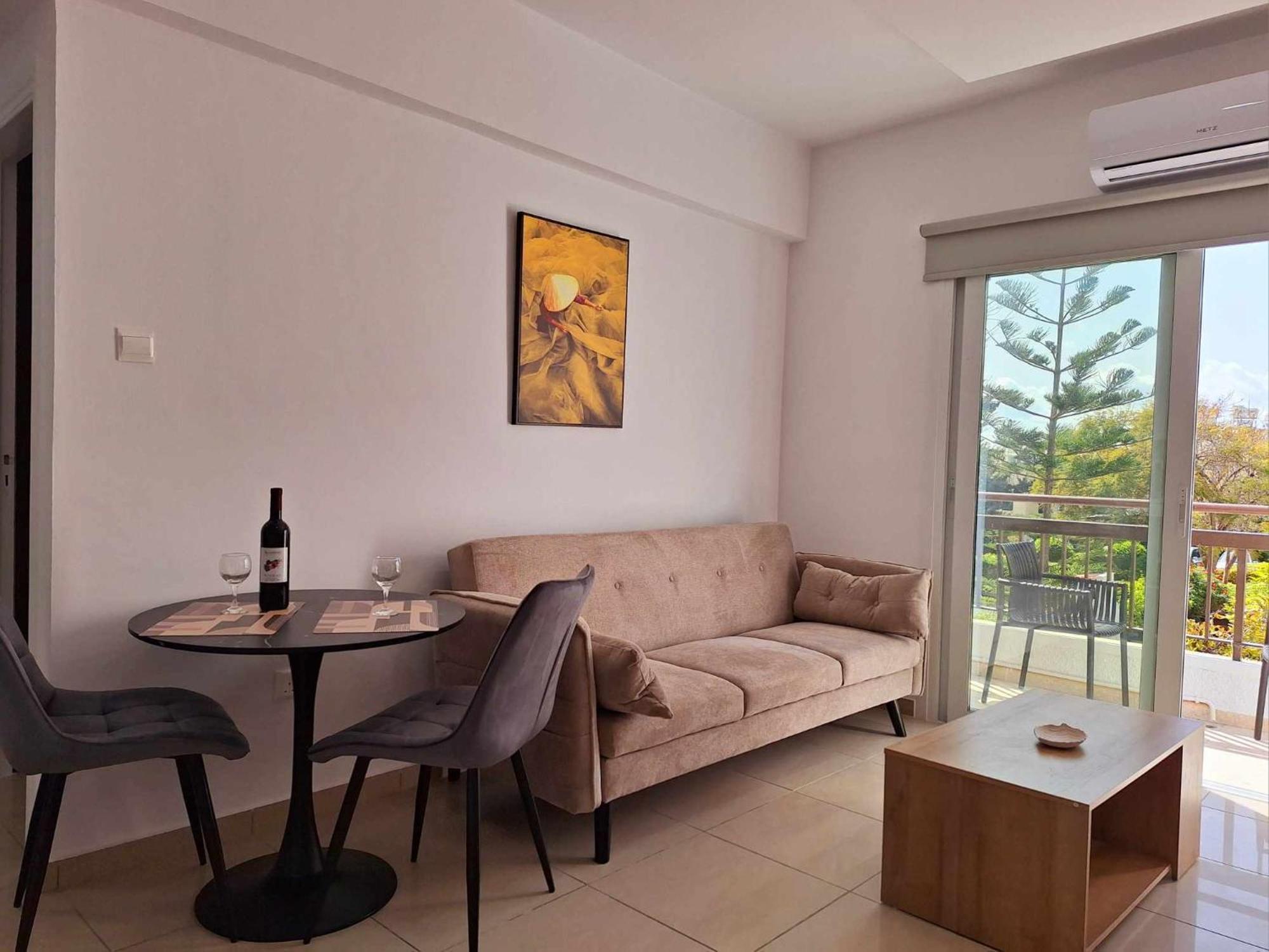 Stylish Apt Kato Paphos Close To Beach & Vibrant Harbor Life Exterior photo