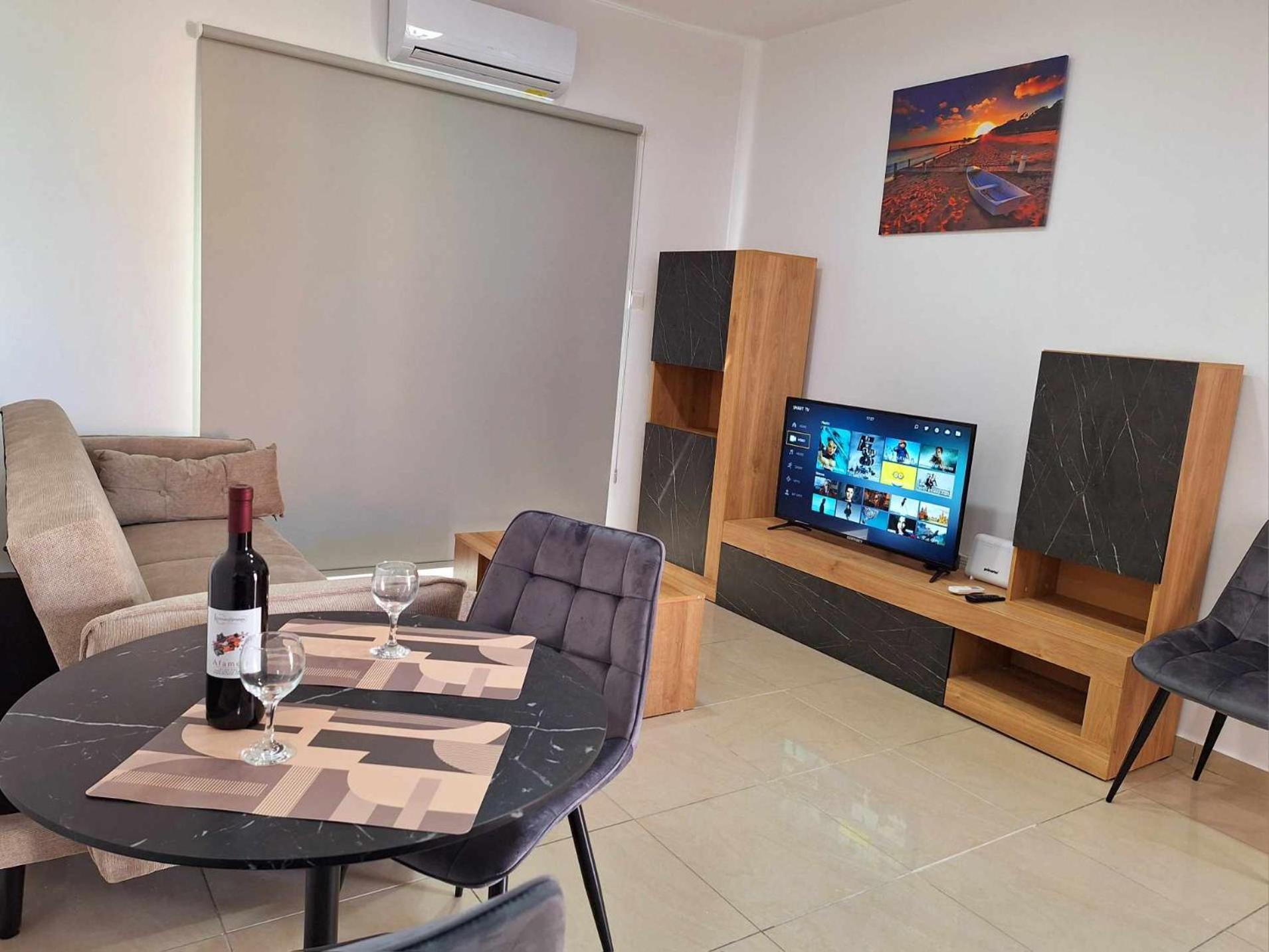 Stylish Apt Kato Paphos Close To Beach & Vibrant Harbor Life Exterior photo