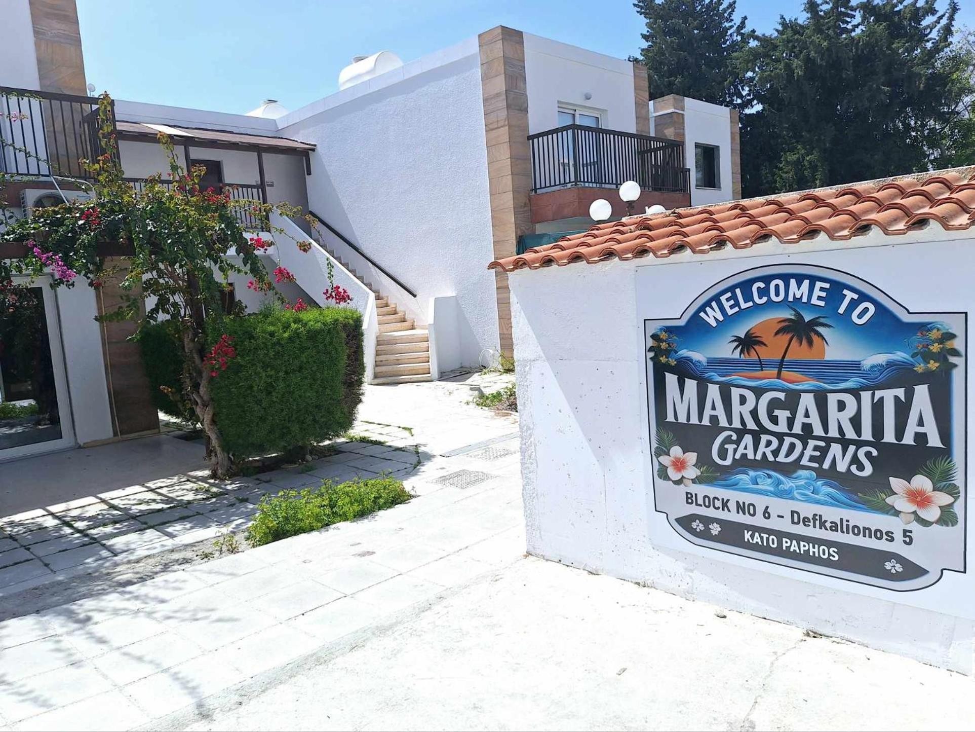 Stylish Apt Kato Paphos Close To Beach & Vibrant Harbor Life Exterior photo